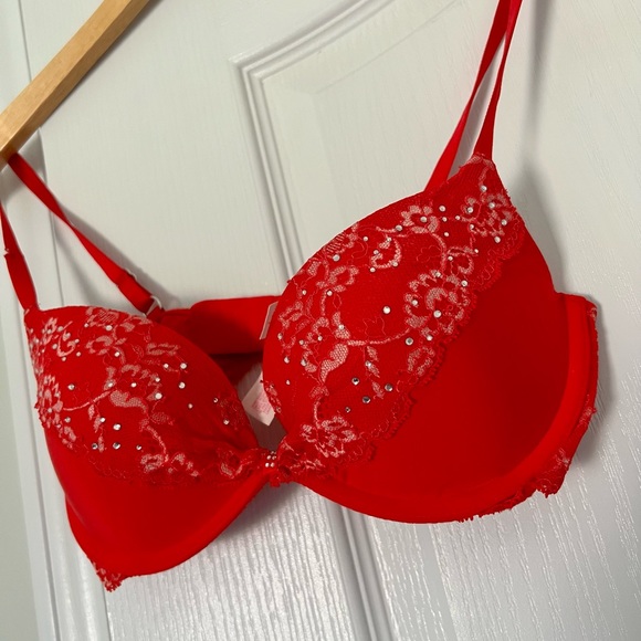 PINK Victoria’s Secret | red lace bra - 32C - Picture 2 of 6